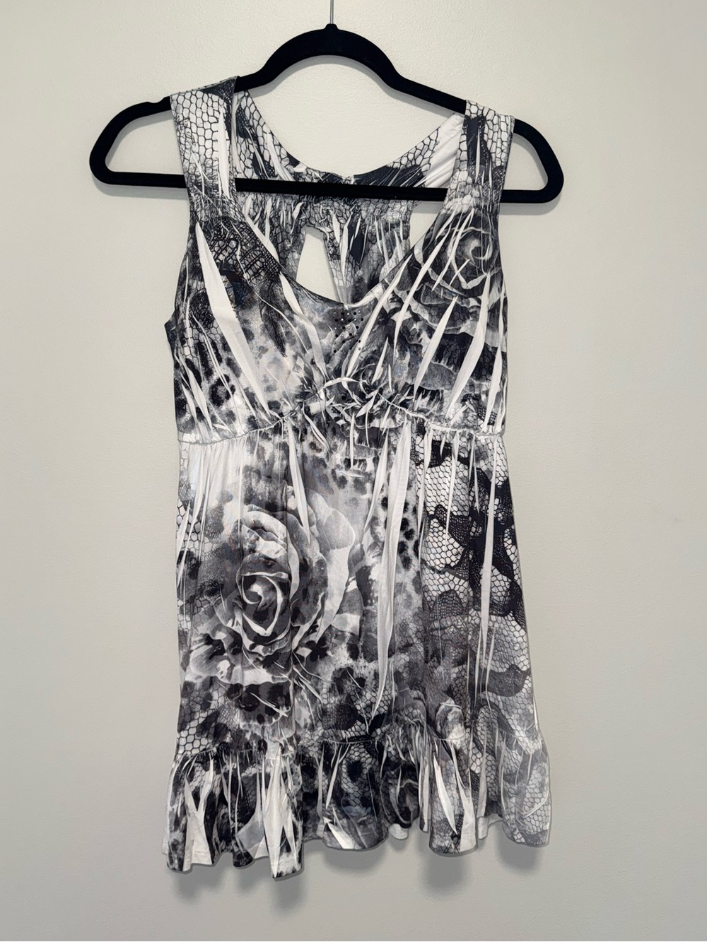 Style & Co Black White Floral Sleeveless Top Built-In Bra M